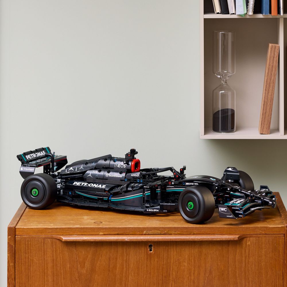 LEGO-Technic-42171-Mercedes-AMG-F1-W14-E-Performance-13.jpeg